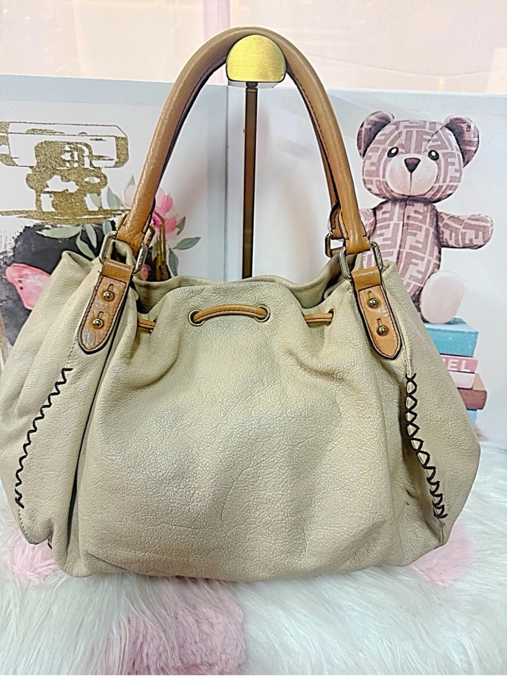 MCM Beige Drawstring Leather Tote Bag with Tan Trim - Picture 4 of 4